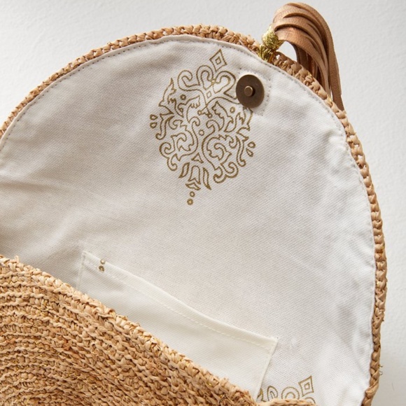 Tommy Bahama Raffia Clutch - Picture 4 of 7